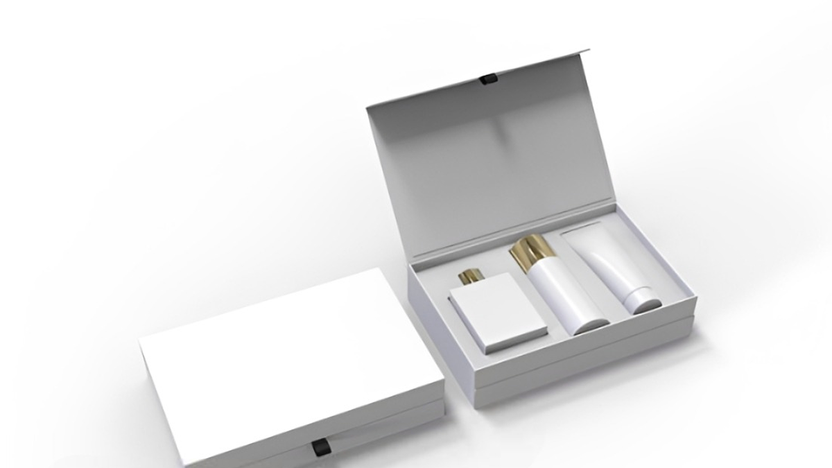 Weiße Kosmetikfaltbox mit Bandzug und Einlagen